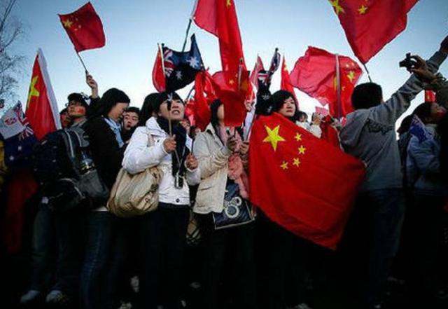 林志颖父子驾驶特斯拉modelx出车祸，事故原因是何？游戏画面