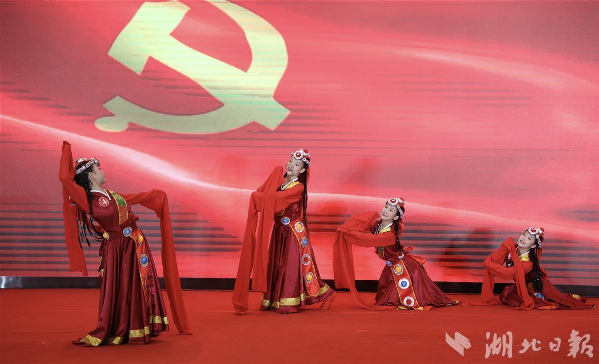 林志颖父子驾驶特斯拉modelx出车祸，事故原因是何？游戏画面